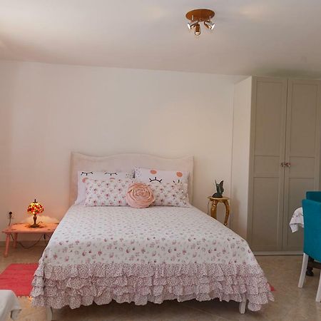 Castello Flower Apartment Kastela Exterior photo